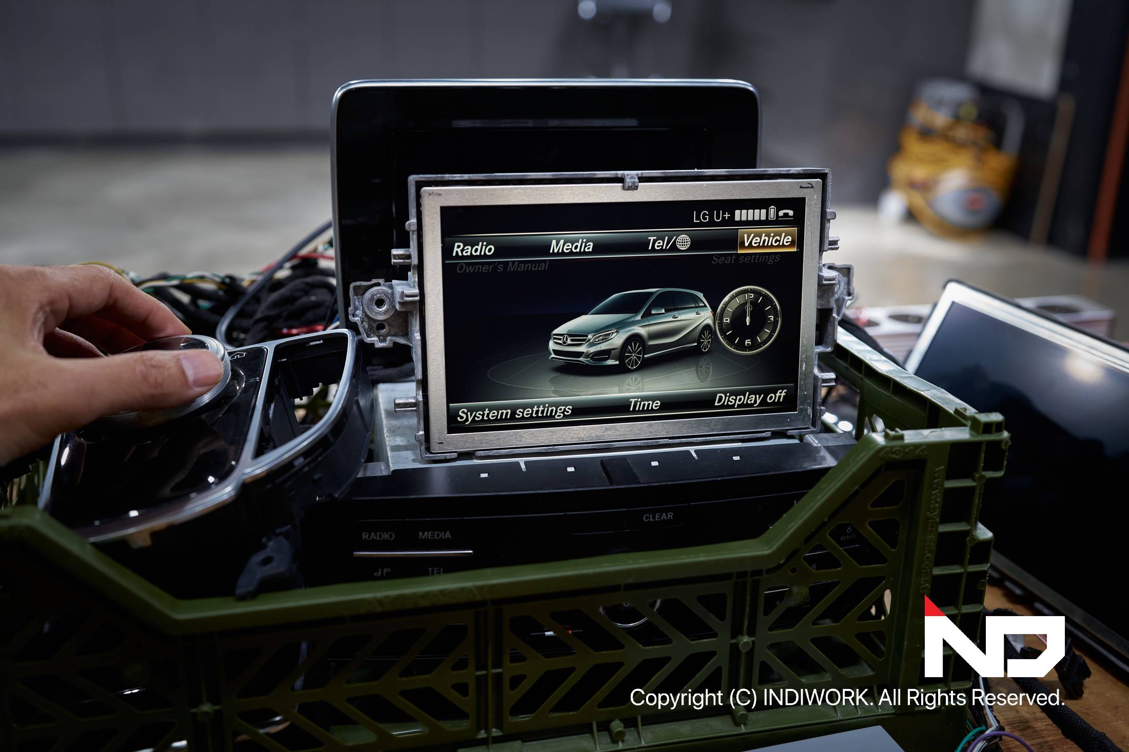 벤츠 W212 E클래스 NTG-4500 R2 고질적 모니터 블랙 아웃의 반영구적 수리 카플레이 안드로이드 오토 빌드